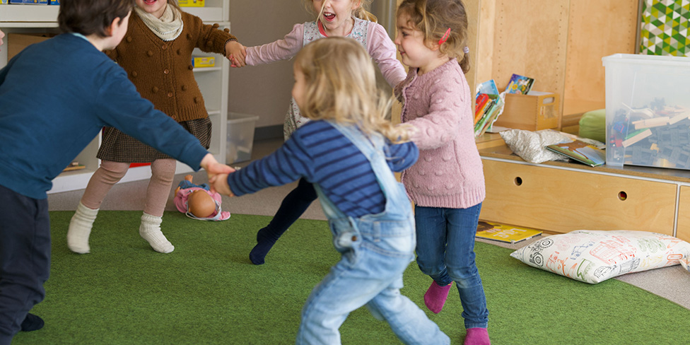 bewegung-und-mehr-fuer-eltern-mit-ihren-kindern-von-15-3-jahren