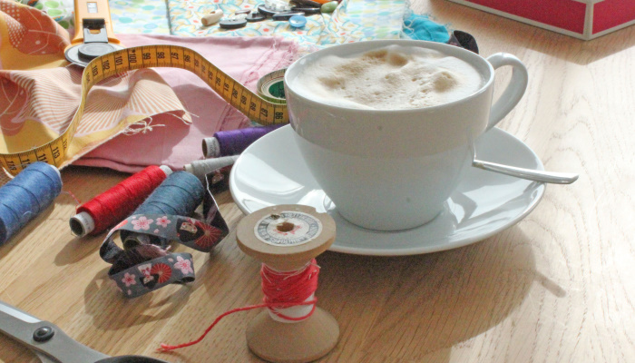 intensive-und-kreative-gestaltung-mit-mode-und-schoenen-stoffen-6